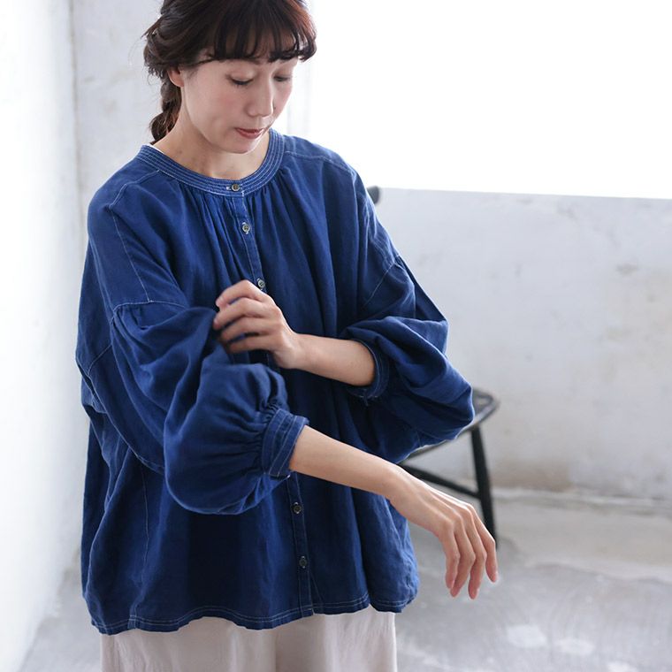 ふくろうと月青いリネンのブラウス | soulberry