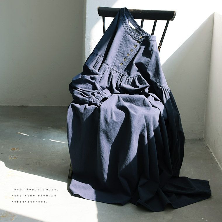 はちみつ堂斜めボタンの群青色ワンピース | soulberry